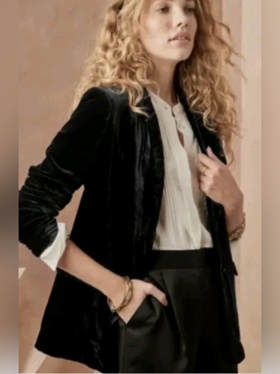Banana Republic Jackets & Blazers - Banana Republic Black Velvet Blazer - Single Breasted